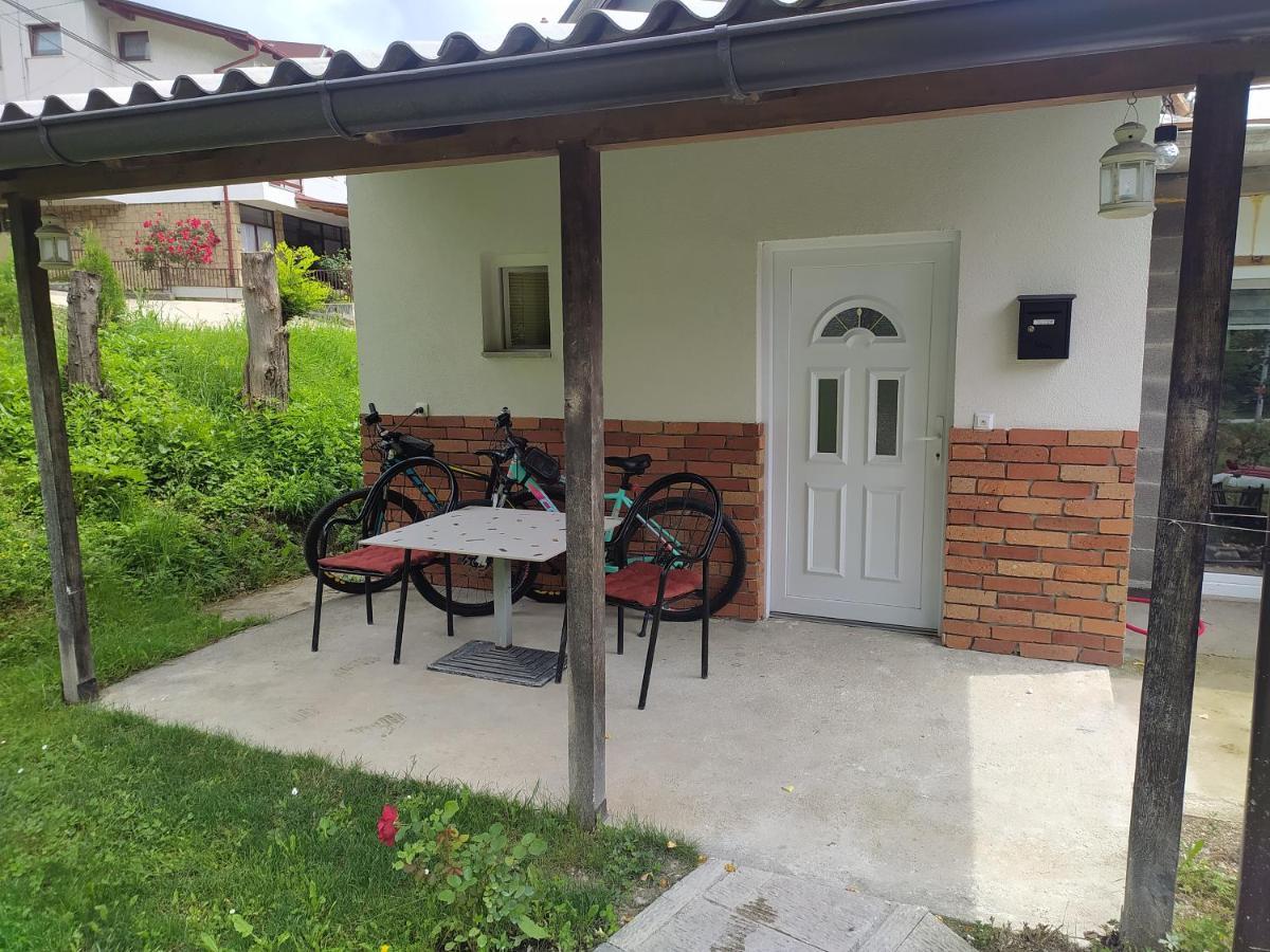 Lenilenii Bungalow Jajce Eksteriør bilde